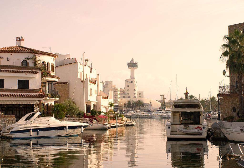 Apartaments Can Gibert Castello  D'Empuries Zewnętrze zdjęcie